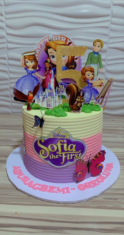 Sophia Cake Design, Sophia The First Cake Topper Printable, Sofia The First Cake Design, Sofia Cake Design, Sophia The First Birthday Cake, Karioka Recipe, Princess Sophia Cake, Sofia Birthday Cake, Kindergarten Graduation Cake