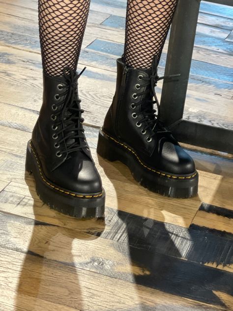 Doc Martens Fishnets, Fishnets And Docs Outfit, Black Boots Doc Martens, Docs And Fishnets, Fishnets And Doc Martens, Dr Martens Aesthetic Grunge, 90s Grunge Shoes, Doc Martens Outfit Alt, Doc Martens Aesthetic Grunge