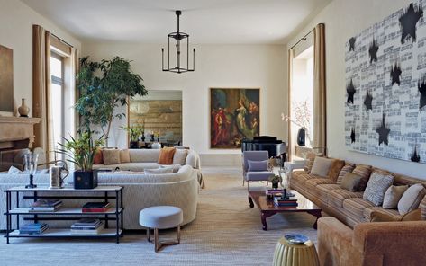 Michael S. Smith Has Mastered the Art of Marvelous Living Rooms - 1stDibs Introspective Hamptons Farmhouse, Barack And Michelle Obama, Patchwork Curtains, Modernist House, Room Layouts, American Interior, Barack And Michelle, Relaxing Bedroom, Apartment In Paris