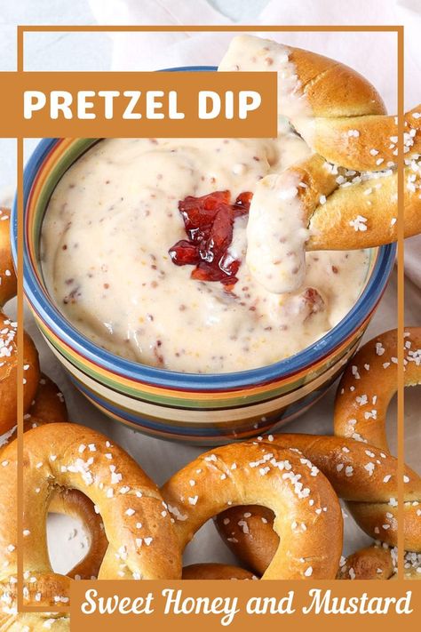 Sweet Pretzel Dip, Pretzel Appetizers, Strawberry Pretzel, Pretzel Dip, Sweet Dips, Best Party Food, Easy Dips, Bread Snacks, Soft Pretzels