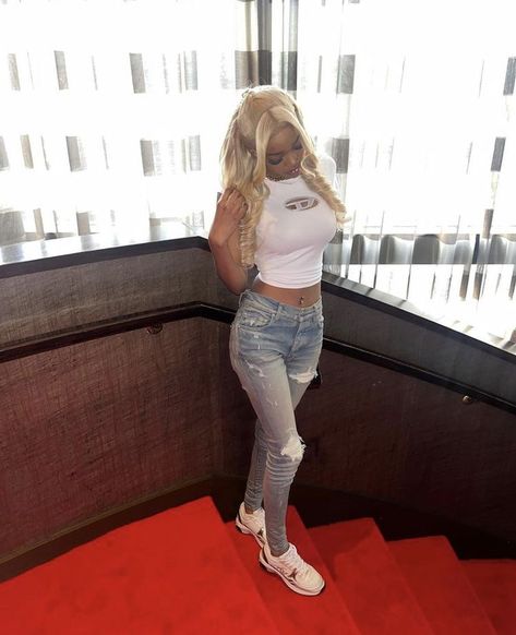 Amiri Jeans Outfit Black Women, Photoshoot Fits, Swim Fits, Cute Pants Outfits, Outfit Black Women, Outing Outfit, Double Team, Fly Outfit, Birthday Fits