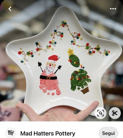 Christmas Plates Diy Kids Footprint Art, Santa Footprint Craft, Hand Print Christmas Plate, Baby Pottery Painting Ideas Christmas, Baby Christmas Pottery Ideas, Christmas Plate Ideas Pottery Painting, Baby Christmas Footprint Art, Santa Footprint Art, Baby Pottery Painting Ideas