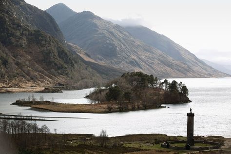 Loch Shiel, Scotland Photos, Glenfinnan Monument, Harry Potter Cursed Child, Wallace Monument, Isle Of Harris, Hogwarts Aesthetic, Wild Forest, Hogwarts Mystery