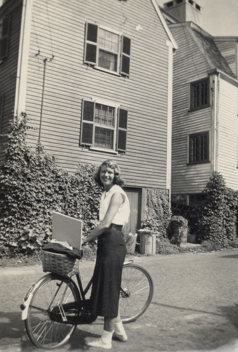 Silvia Plath, Marblehead Massachusetts, Sylvia Plath Quotes, Smith College, Women Writers, American Poets, Writers And Poets, The Bell Jar, Sylvia Plath