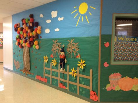 Continuation of the Fall wall decor Classroom Wall Decoration Ideas, Fall Classroom Decorations Ideas, Classroom Wall Decoration, Paper Tree Classroom, Halloween Classroom Door, School Wall Decoration, Thanksgiving Crafts Preschool, Thanksgiving School, Pto Ideas