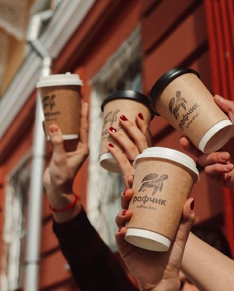 Cafe Menu Design, Coffee Shop Branding, Friends Coffee, Coffee Shop Photography, Coffee Shot, Cafe Branding, Coffee Truck, Coffee Instagram, Drink Photo