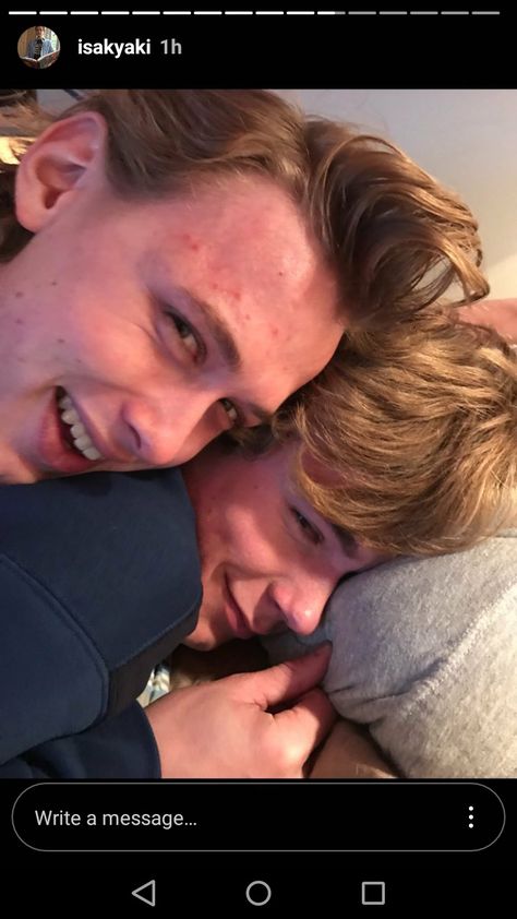 Skam Translated — Saturday 24.06.17 around 8pm Stories from Isak... Evak Skam, Isak & Even, Better Half, Gay Love, Series Movies, Serie Tv, Short Film, Cute Love, Couple Goals