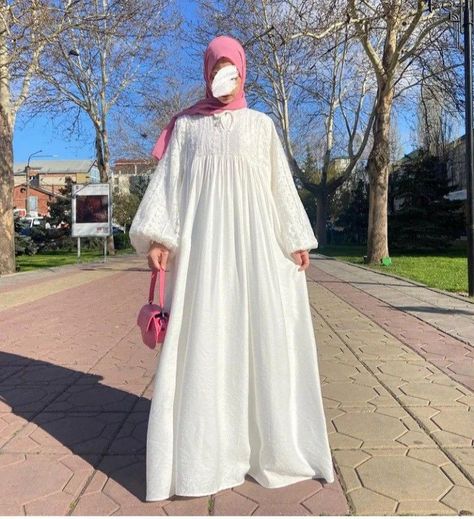 Styles Hijab, Muslim Women Clothing, Inspiration Dress, Frock Style, Mode Zara, Embellished Clothing, Beautiful Casual Dresses, Muslim Fashion Hijab Outfits, Modest Summer Outfits