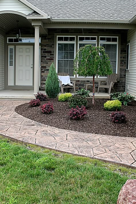 Front Yard Square Landscaping, Landscaping Between House And Garage, Front Yard Easy Landscape Ideas, Walkway Between House And Garage, Small Front Courtyard Ideas, Small House Curb Appeal, Corner Landscaping Ideas Front Yard, Front Yard Sitting Area Ideas, Landscaping Entryway