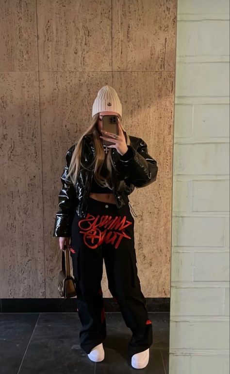 Hypebeast Outfit Girl, Hypebeast Girl Outfit, Hypebeast Girl, Hypebeast Outfits, Drippy Outfit, Classy Streetwear, Baggy Clothes, Y2k Outfits, Streetwear Fashion Women