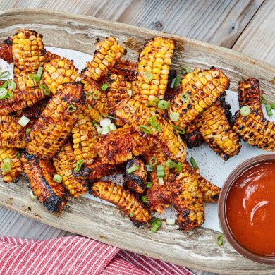 Grilled Barbecued Corn Ribs by Food Network Kitchen Pineapple Chili, Cheese Zucchini, Corn Ribs, Grilled Bacon, Summer Vegetarian Recipes, City Chicken, Barbecue Food, Michael Symon, Tomatoes Recipe