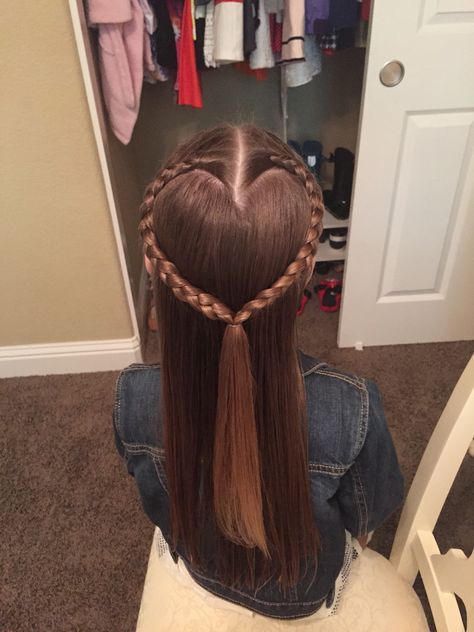 Braid Hair Dos, Cosmo Hair, Heart Braid, Heart Hair, Braid Hair, Hair Tutorials For Medium Hair, Aesthetic Images, Girls Hair, Hair Dos