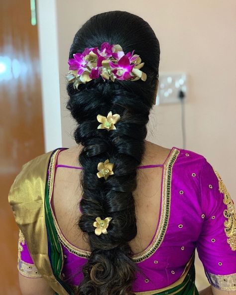 32 Magnificent South Indian Bridal Hairstyles - ShaadiWish Messi Braids Hairstyles, South Indian Wedding Hairstyles, Bridal Hairstyle Indian Wedding, Engagement Hairstyles, Bridal Makeup Images, Traditional Hairstyle, Bridal Hair Buns, Indian Wedding Hairstyles, Bridal Makeup Wedding