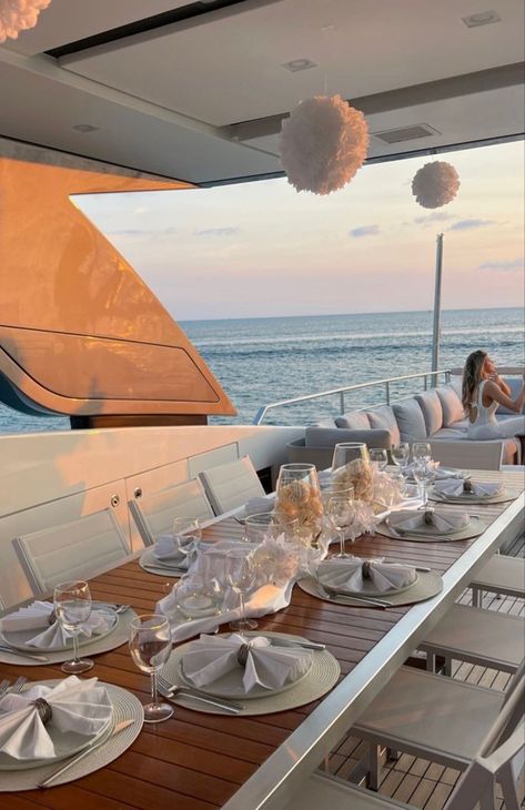 Yacht Aesthetic, France Summer, Drømme Liv, Cap Vert, Yacht Party, Yacht Interior, Yacht Life, Wallpaper Photo, Luxury Yacht