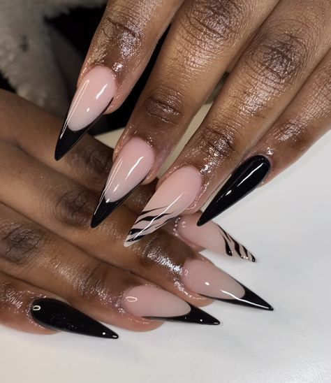 Almond Acrylic Nails Designs, Black Stiletto Nails, Funky Fingers, Stilleto Nails Designs, Pretty Nail Colors, Gel Nails Diy, Acrylic Nails Coffin Pink, Bling Acrylic Nails, Chic Nails