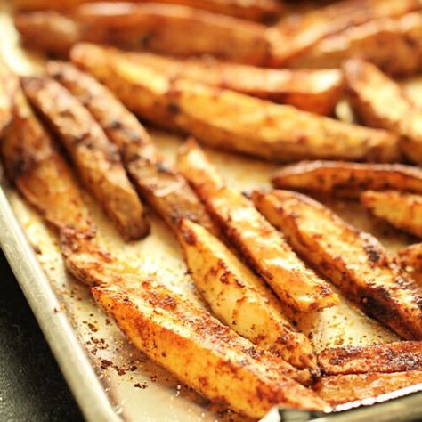 Seasoned Steak Fries, Oven Roasted Potato Wedges, Steak Fries Recipe, Taco Fries, Seasoned Steak, Oven Baked Fries, Roasted Potato Wedges, Fried Steak Recipes, Seasoned Fries