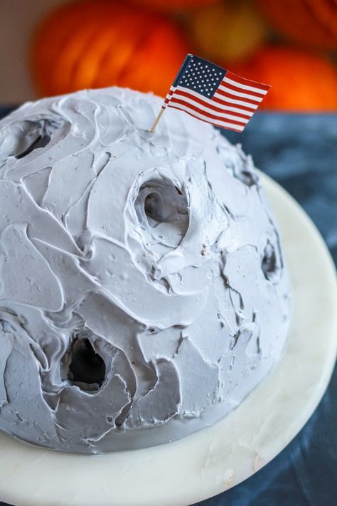 A Funfetti Moon Cake: Two the Moon | Lilies and Loafers Moon Smash Cake First Birthdays, How To Make A Moon Cake, Space Pull Apart Cupcakes, Diy Moon Cake, Space Cookie Cake, Space Birthday Cake Ideas, Planet Cake Ideas, Rocketship Birthday Cake, Outer Space Smash Cake