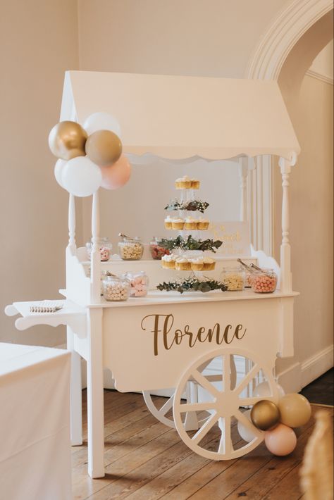 Sweet Cart On Wheels, Treat Cart For Party, Sweet Cart Decoration Ideas, Dessert Cart Decor, Desert Cart Ideas, Dessert Bar Cart, Diy Dessert Cart With Wheels, Party Carts Ideas, Treat Cart Ideas