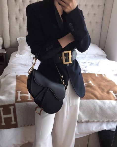 Dior Saddle Bag Aesthetic, Black Dior Saddle Bag, Saddle Bag Outfit, Dior Saddle Bag Outfit, Women Coat Outfit, Gift Ideas Minimalist, Designer Inspired Handbags, Saddle Handbags, Dream Bags