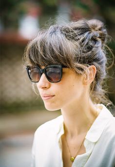 Fringe With Glasses Haircuts, Fringe Hairstyles With Glasses, Haircut Layered Short, Bob Haircut Layered, Bangs Glasses, Hairstyles For Over 60, Bottleneck Bangs, Hairstyles Sleek, Haircut Layered