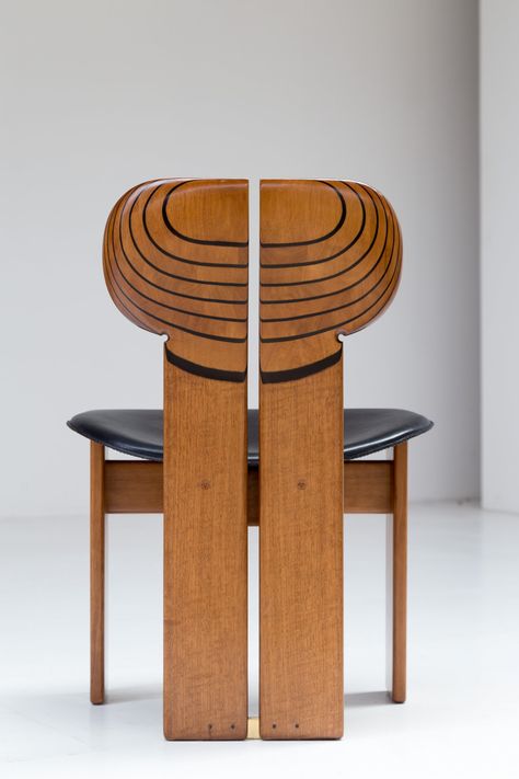 Afra & Tobia Scarpa "Africa", Maxalto, Italy, 1975 Italian Wood Furniture, Tobia Scarpa Chair, Africa Furniture, Unique Dining Chairs, Tobia Scarpa, Unique Chair, Comfy Chairs, Italian Furniture, Furniture Dining Chairs