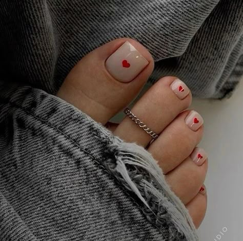 Toe Nail Inspo Short, Simple Toe Nails Designs, Korean Pedicure Ideas, Nails Foot Summer, Toe Nail Inspo Summer, Toe Nail Ideas Simple, Pedicure Nails Ideas, Toe Nail Ideas For Summer, Heart Toe Nail Designs