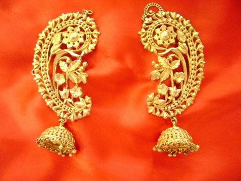 Bengali Jewellery, Gold Jewellry, Bridal Gold Jewellery Designs, Bridal Jewellery Indian, India Jewelry, Gold Earrings Designs, Gold Necklace Designs, Jewelry Design Necklace, Bridal Gold Jewellery