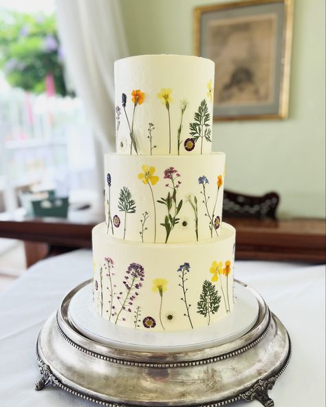 Back from my summer break with this beautiful cake. I love pressed dried flowers, natural beauty at its best. @stjuliansclub looking lovely too. Pressed Flower Cake, Wildflower Cake, 2 Tier Wedding Cakes, Boho Wildflower, Beautiful Cake, Wildflower Wedding, Tiered Wedding Cake, My Summer, Summer Break