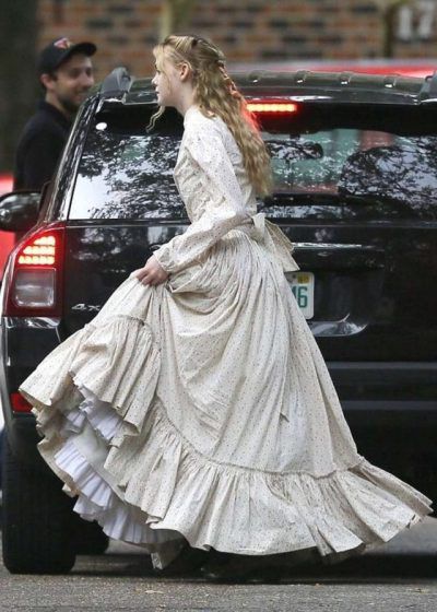 The Beguiled, Dakota And Elle Fanning, White Goth, Elle Fanning, Looks Style, Historical Fashion, Look Cool, Long Dress, A Woman