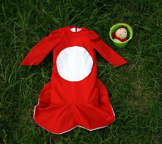 Amelie and Atticus: Ponyo Costume - Ponyo as a Fish Fish Costumes, Nerd Baby, Fish Costume, Baby Cosplay, Family Cosplay, Geek Baby, Cartoon Cosplay, Long Sleeved Dress, Holiday Halloween