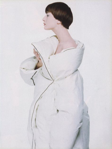 maryjopeace: “ERIC TRAORE’ | ERIN O’CONNOR | TENDANCES | DUVET COAT MARTIN MARGIELA | VOGUE PARIS N°799 | AUGUST 1999 | STRIP-PROJECT | JANUARY 2018 ” Erin Oconnor, Duvet Coat, Erin O'connor, Medical Fashion, Irish Fashion, Quilted Outerwear, Guy Bourdin, Original Supermodels, Social Media Followers