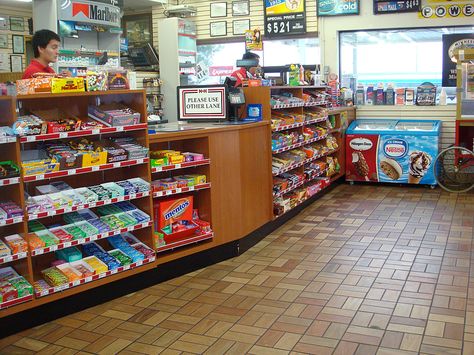 Convenience Store Counter, Counter Shop, Bedroom Layout Design, Menu Board Design, Glass Door Refrigerator, Local Supermarket, Convenient Store, Store Plan, Cash Counter