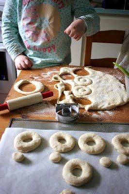 Green Gourmet Giraffe: Overnight baked sourdough doughnuts (vegan) Sourdough Doughnut Recipe, Sourdough Donut Recipe, Baked Doughnut Recipes, Sourdough Bread Starter, Sourdough Starter Discard Recipe, Baked Donut Recipes, Bread Starter, Sourdough Starter Recipe, Haitian Food Recipes