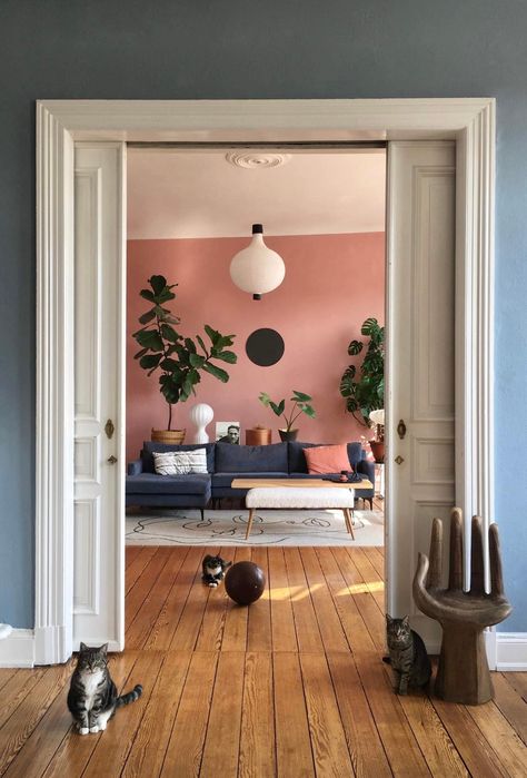 Small Guest Room, Pink Living Room, Apartment Inspiration, Living Room Colors, Living Room Inspo, Contemporary Living Room, A Living Room, Room Colors, Living Room Inspiration