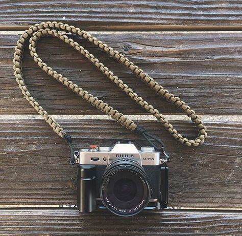 Paracord diy camera strap. Paracord Camera Strap Diy, Paracord Bag Strap, Camera Strap Diy, Diy Sling Bag, Paracord Camera Strap, Paracord Sling, Diy Camera Strap, Simpul Makrame, Warrior Ring