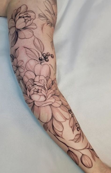 Flora And Fauna Tattoo Sleeve, Mara Tattoo, Quarter Sleeve Tattoos, Tattoo Ideas Female, Tattoo Desings, Floral Bra, Fine Line Tattoos, Line Tattoos, Piercing Tattoo