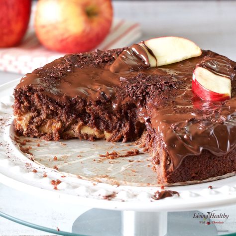 This fall-inspired Apple Chocolate Cake recipe is loaded with chunks of tender apples, spiced with cinnamon and nutmeg, and coated in melted dark chocolate. Chocolate Apple Cake Recipe, Apple Dessert Recipes Healthy, Apple Chocolate, Chocolate Apple, Apple Cake Recipe, Chocolate Apples, Cinnamon Cookies, Apple Dessert Recipes, Apple Cake Recipes