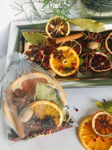 Fall Dried Fruit Decor, Fall Sachets Diy, Dried Fruit Tree Decorations, Candles With Dried Fruit, Dried Citrus Christmas Decorations, Dried Fruit Holiday Decor, Dried Fruit Christmas Garland, Dried Oranges Thanksgiving Table, Eucalyptus Fall Decor