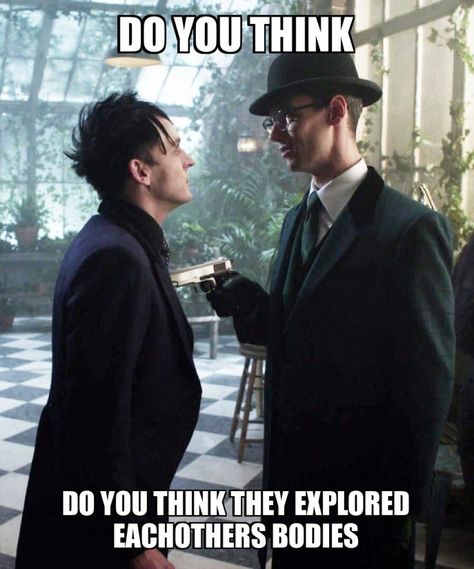 edward nygma holding a gun up to oswald cobblepot's chest with the caption "do you think. . . do you think they explored eachother's bodies" Gotham Ed And Oswald, Oswald Cobblepot X Edward Nygma, Nygma X Cobblepot, Edward Nygma X Oswald Cobblepot, Riddler X Penguin, Ed And Oswald, Oswald And Edward, Oswald Cobblepot Icon, Oswald Gotham