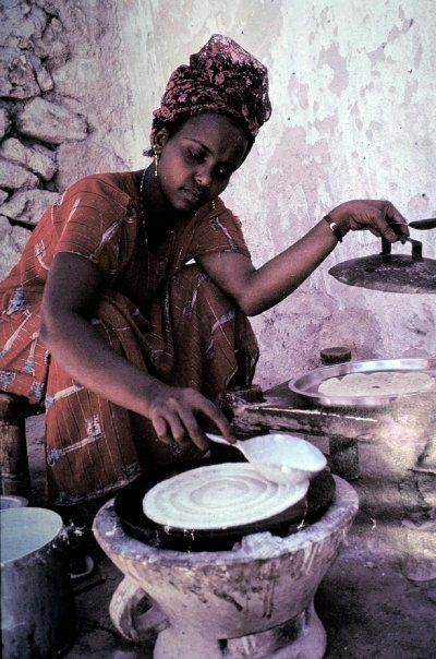 Canjeero Somali, Somali Canjeero, Somali Breakfast, Somali Culture Aesthetic, Somali Bariis, Old Somali Pictures, Somali Vintage, Somali Women, Xalwo Somali