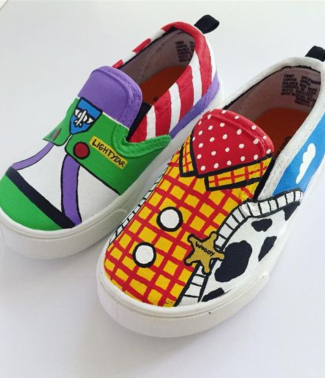 Toy Story Painted Shoes, Canvas Shoe Painting Ideas, Canvas Shoe Painting, Toy Story Diy, Canvas Shoes Diy, Mickey Shoes, Painted Shoes Diy, Painted Canvas Shoes, Custom Shoes Diy