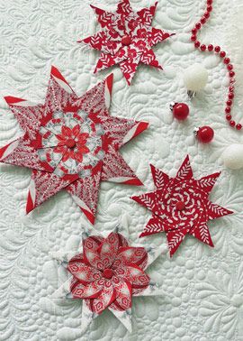 Fabric Star Ornaments - Geta's Quilting Studio Quilted Wreath, Sewing Origami, Christmas Quilting Projects, Fabric Star, 25th December, Christmas Quilting, Row Quilt, Christmas Sewing Projects, Christmas Quilt Patterns