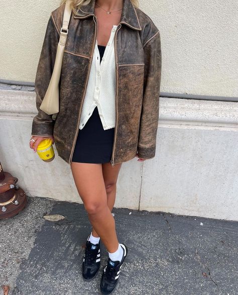 Traje Cowgirl, Matilda Djerf Style, Comfy Summer Outfits, Downtown Outfits, Nashville Outfits, Leather Jacket Outfits, Cowgirl Outfits, Cute Fall Outfits, Outfit Inspo Fall