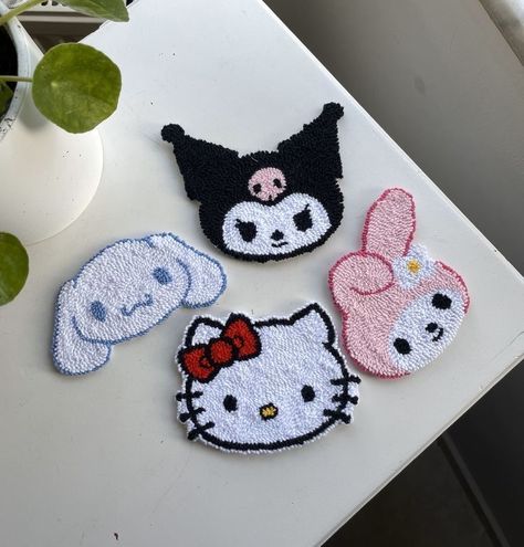 Punch Needle Coasters, Punch Needle Coaster, Tufting Diy, Crafty Hobbies, Handmade Desks, Cute Coasters, Doll Diy Crafts, Tufted Rugs, Punch Needle Patterns