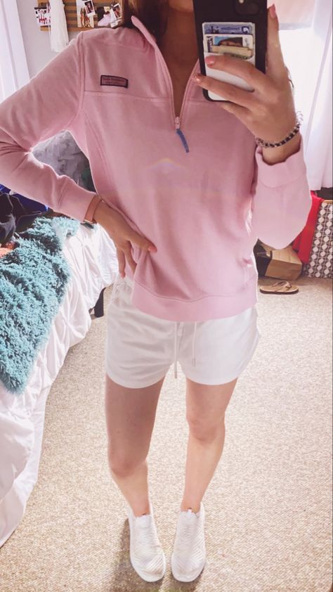 Preppy Vineyard Vines Outfits, Vineyard Vines Aesthetic, Vineyard Vines Outfits, Beachy Room, Preppy Mens Fashion, Preppy Pink, Zara Outfit, Preppy Girl, Pink Outfit