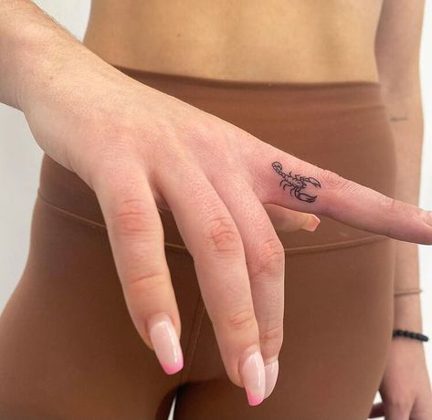 Side Finger Tattoos, Cool Finger Tattoos, Finger Tattoo Ideas, Finger Tattoos For Couples, Cute Finger Tattoos, Small Finger Tattoos, Finger Tattoo For Women, Scorpio Tattoo, Hand And Finger Tattoos