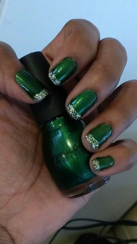 St. Patties Day Mannie St Party Nails, St Patrick Nail Designs, St Paddy’s Day Nails, Saint Patrick’s Day Nails, St Pats Nails, Green Dip Nails, St Patricks Day Nails Design, March Nails Colors, Feb Nails