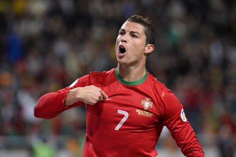 Cristiano Ronaldo Cristiano Ronaldo #soccer #celebrity #men #4K #wallpaper #hdwallpaper #desktop Cr7 Portugal, Fifa 2014 World Cup, Ronaldo Skills, Cristiano Ronaldo Portugal, Cristiano Ronaldo Real Madrid, Ronaldo Pictures, Bicycle Kick, Ronaldo Real Madrid, Ronaldo Cristiano