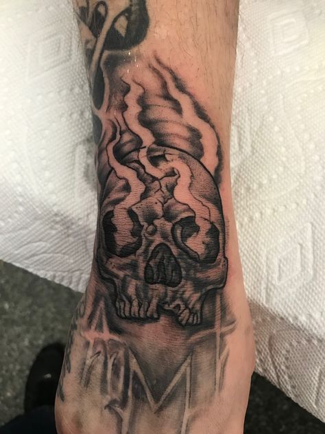 Flame Skull Tattoo, Flame Tattoo, Flame Skull, Flaming Skull, Tattoos Arm, Flame Tattoos, Skull Tattoos, Tattoo Style, Picture Tattoos