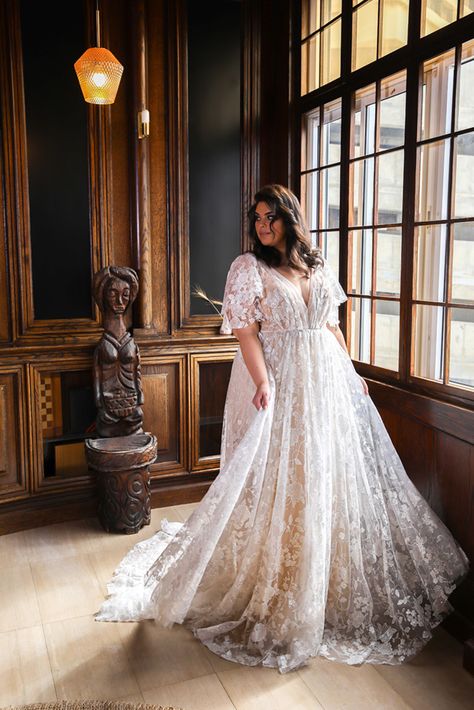 Meant to Be- Plus size wedding gowns – Studio Levana – Couture Wedding Gowns Unique Plus Size Wedding Dresses, Plus Size Wedding Dresses With Sleeves, Studio Levana, Curvy Wedding, Plus Wedding Dresses, Dress Feminine, Feminine Wedding, Wedding Dress Flowy, Plus Size Wedding Gowns